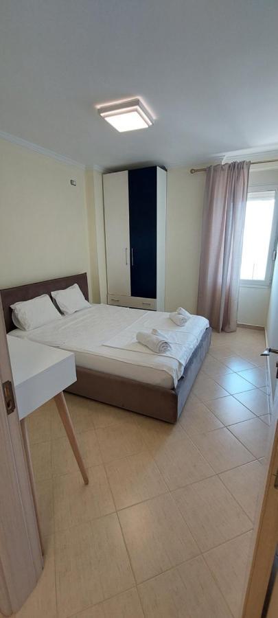 Kledia'S Apartment ดูร์เรส ภายนอก รูปภาพ